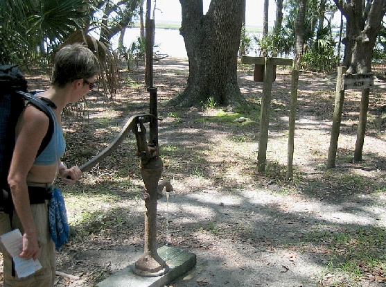 Hand-operated water pump