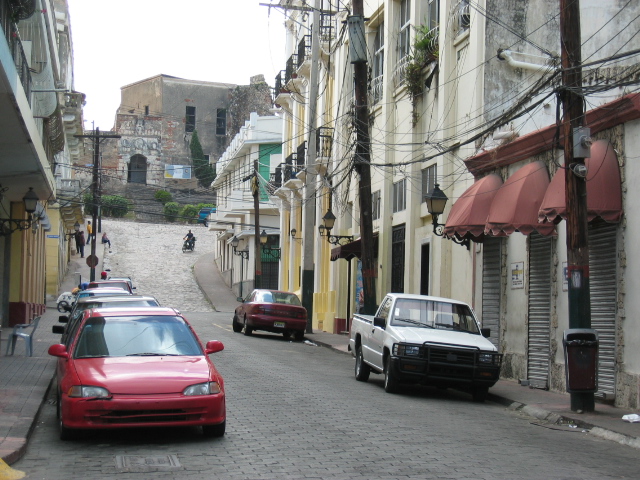 Emilio Tejera street, with Monasterio de San Francisco